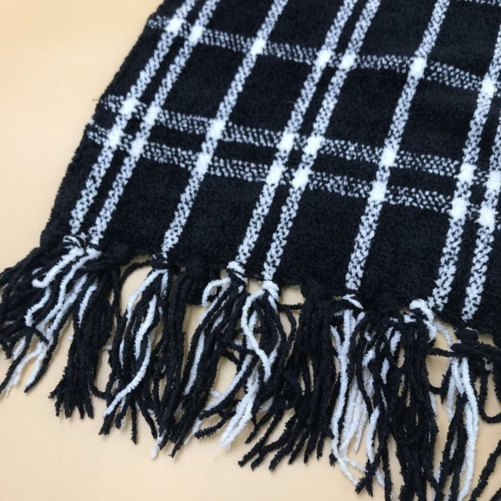 Merona Chenille Scarf Shrug‎ Wrap black white plaid 72"x10"